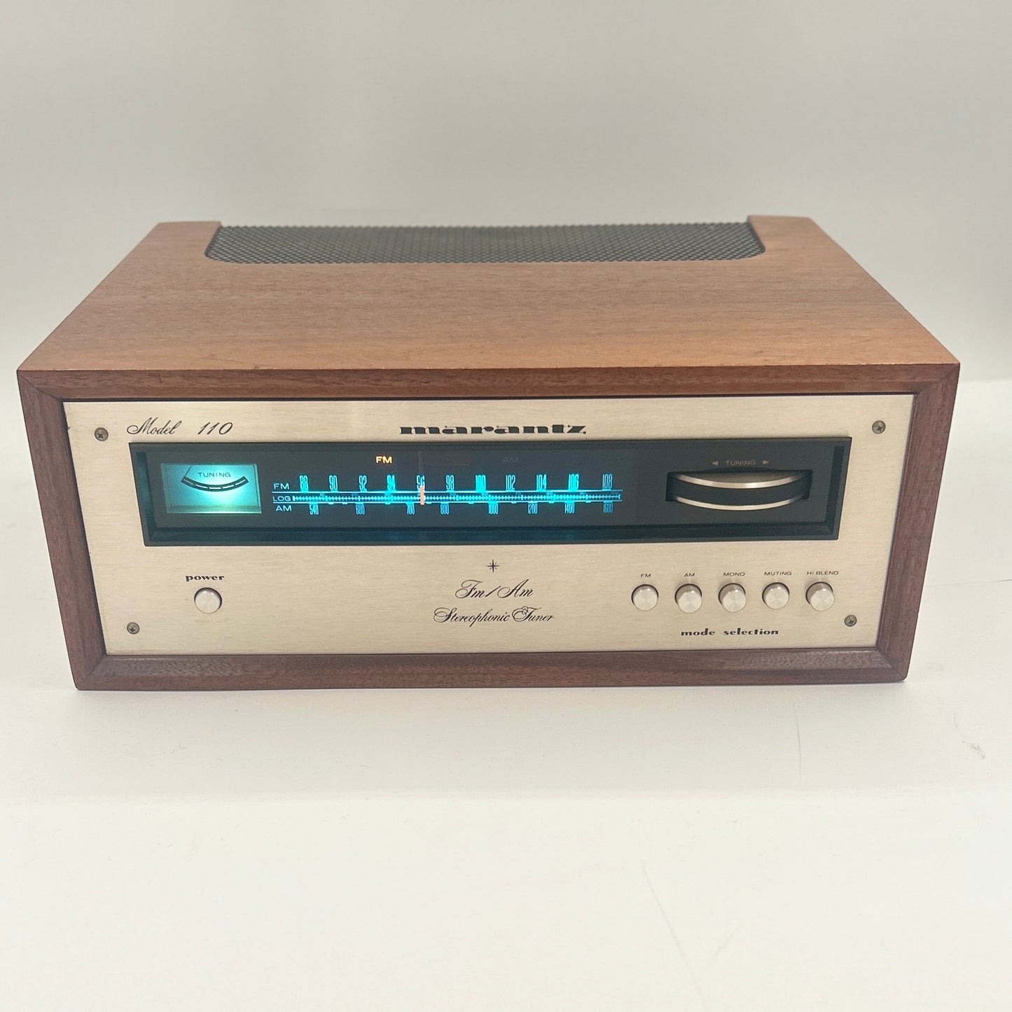 Marantz Tuner Model 110 and Integrated Amplifier Model 1060 1973