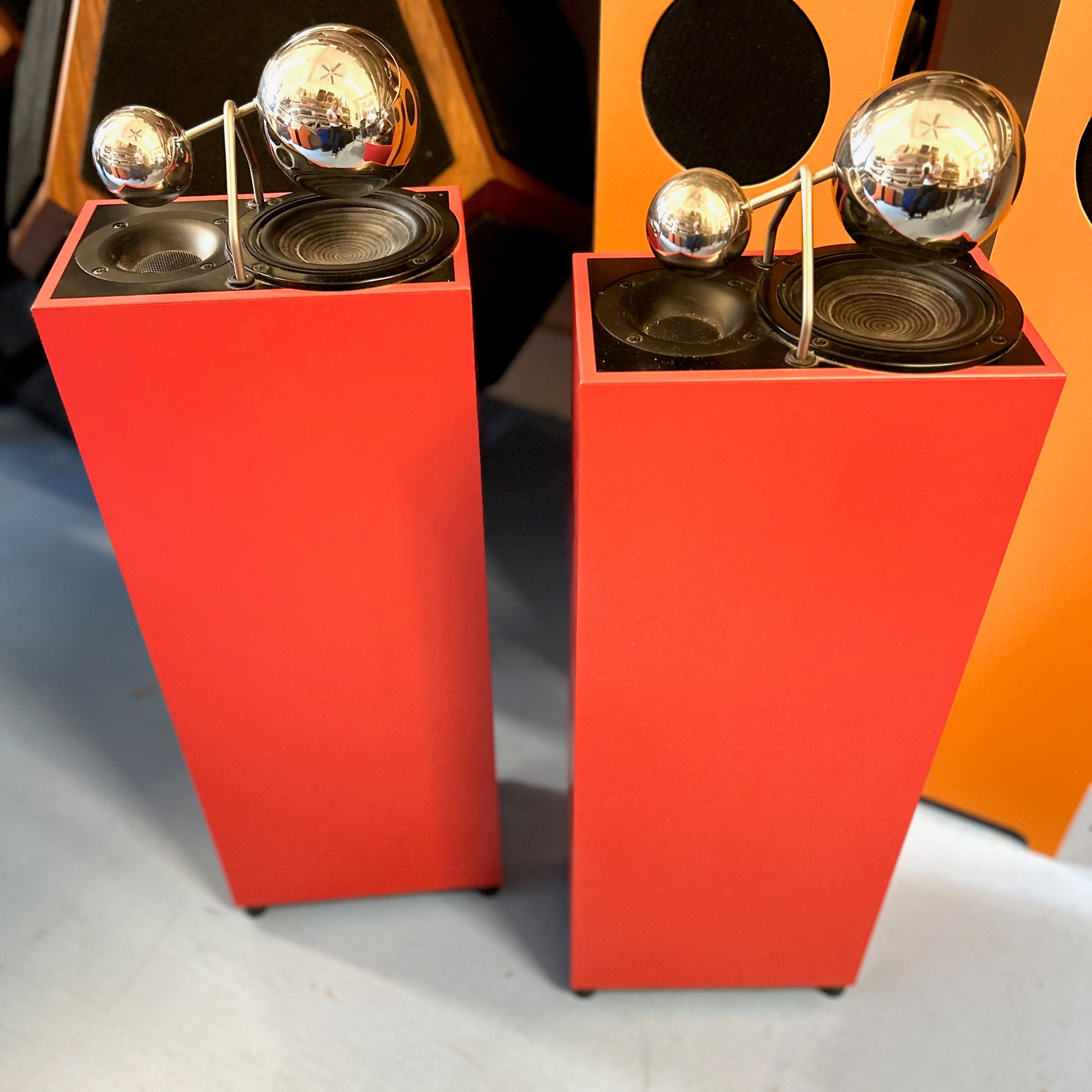 Duevel Planet Speakers Contemporary – Radio Radio Rentals